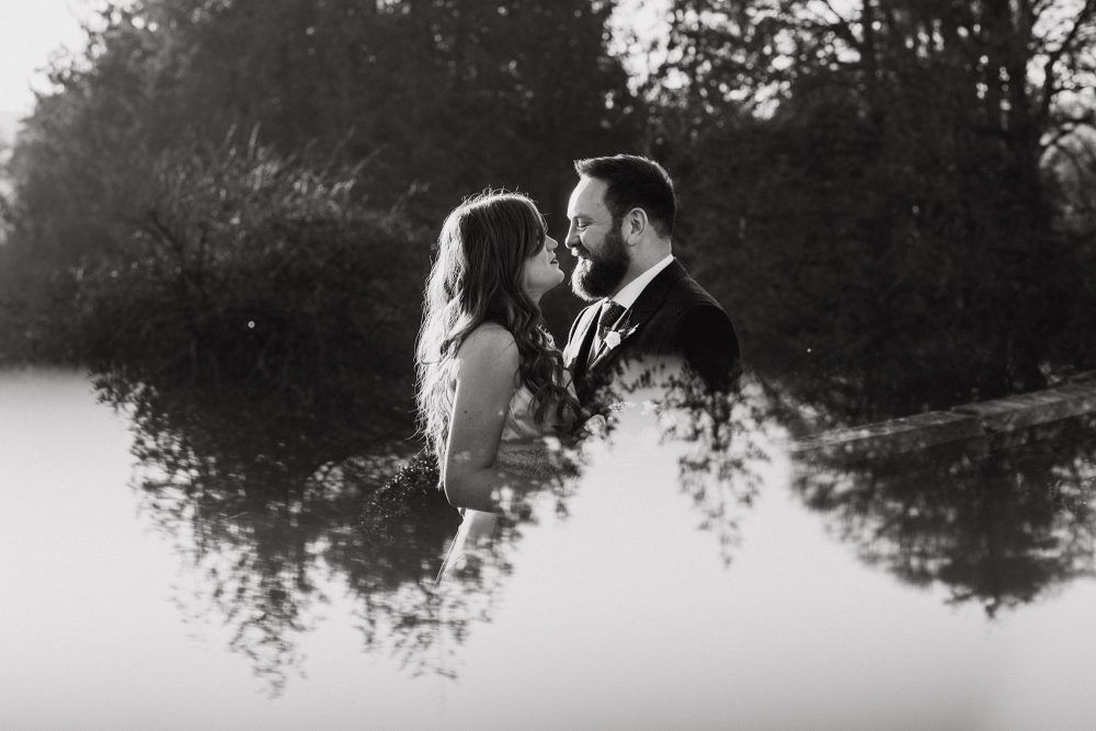 devon wedding photography at huntsham court 